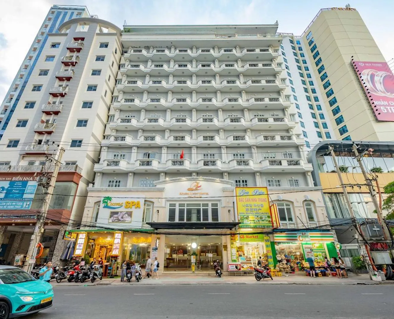 酒店 芽庄伦勃朗酒店
