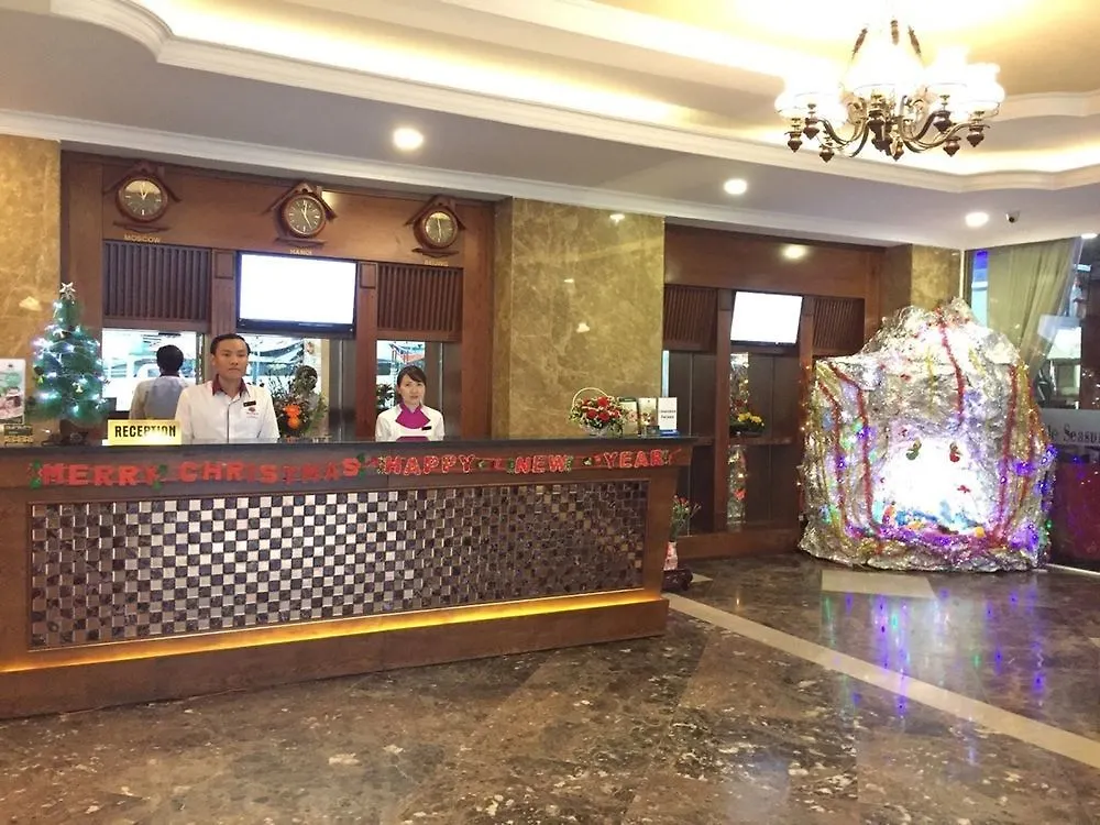 酒店 芽庄伦勃朗酒店