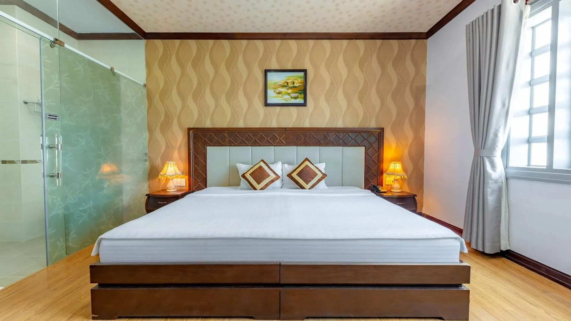 Rembrandt Hotel Nha Trang 3*,