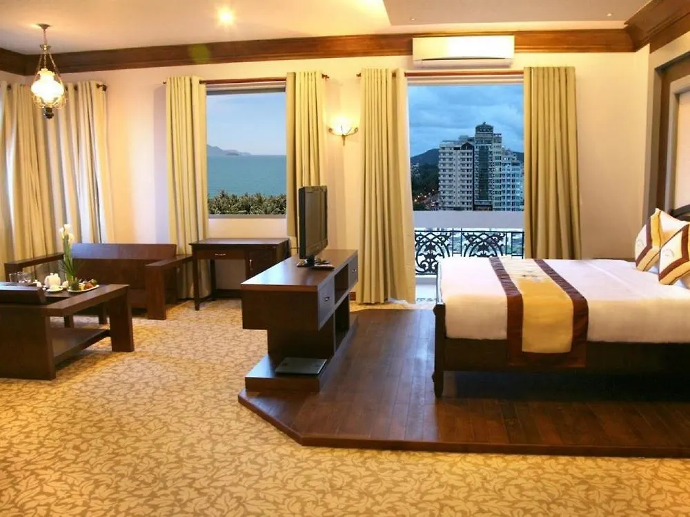 Rembrandt Hotel Nha Trang 3*,
