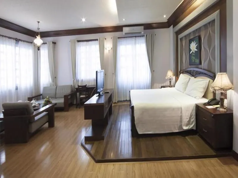 ***  Rembrandt Hotel Nha Trang Vietnam